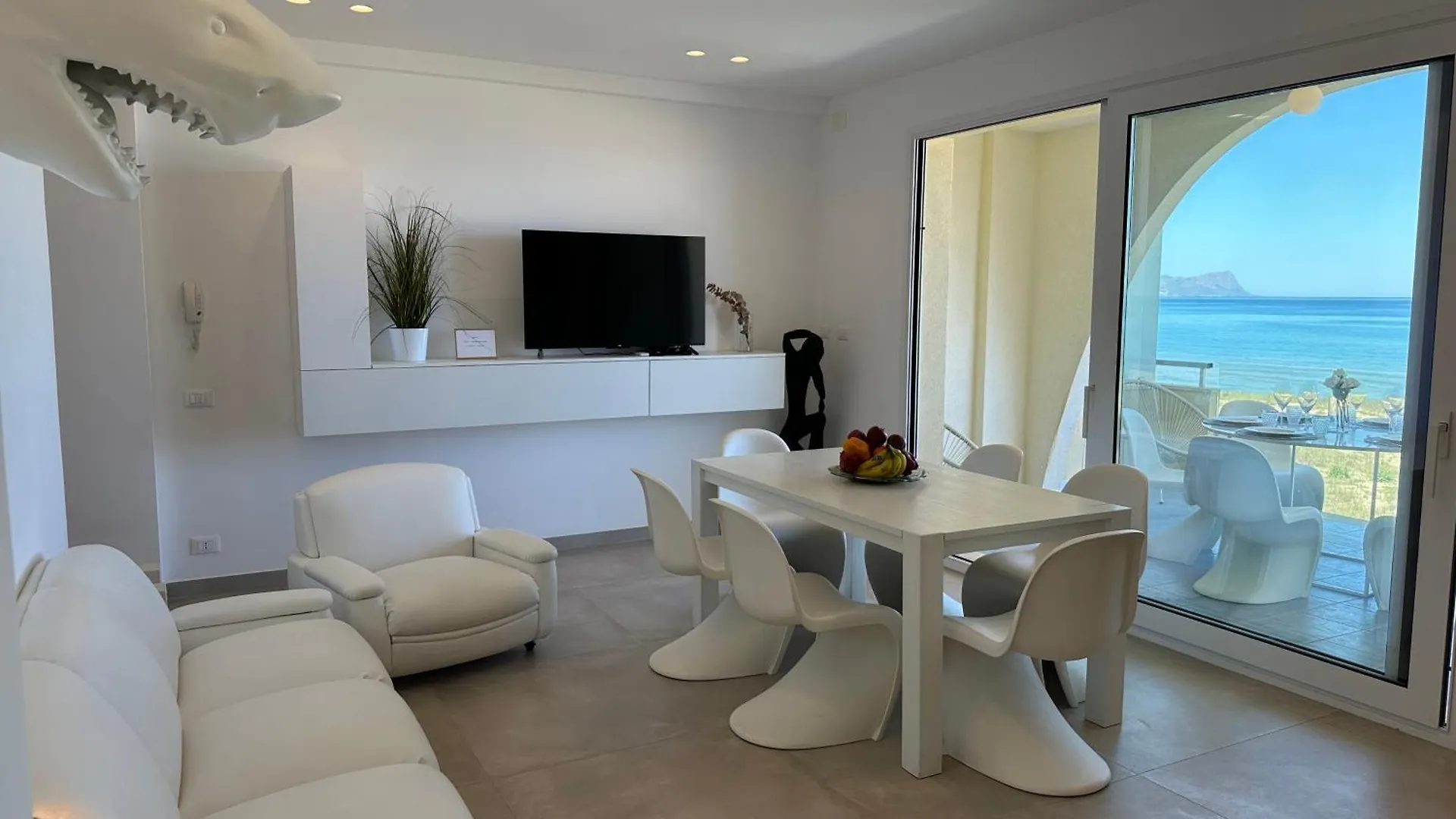 Appartamento Sulla Spiaggia 阿尔卡莫